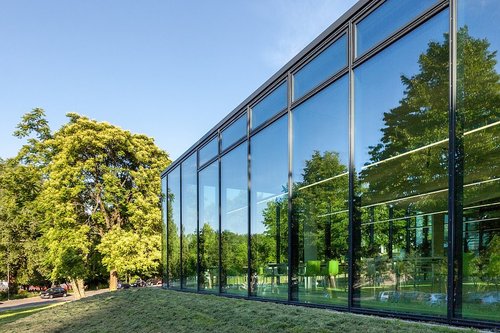 Wykorzystanie szkła przeciwsłonecznego we współczesnej architekturze
