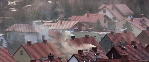 Smog zaczyna się w domu – jak wybór ogrzewania wpływa na nasze życie