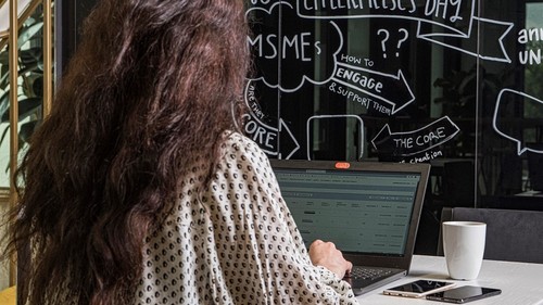 Na każdą likwidowaną jednoosobową firmę przypada ok. 1,5 rejestracji. Nowe dane z CEIDG