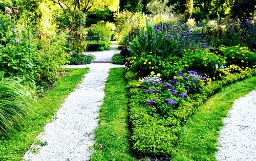 Jak zaprojektować ogród by był oazą spokoju?
