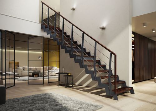 Stopnie z orzecha amerykańskiego o grubości 4 cm. Poręcz Multiblade z pochwytem drewnianym.