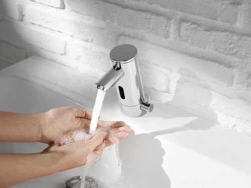 Bezpieczna temperatura wody zimą. Dlaczego warto postawić na armaturę termostatyczną