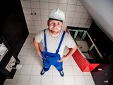 Kafelkowanie łazienki. Założenie płytek — czy można zrobić to samodzielnie? 