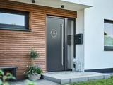 Dobre drzwi wejściowe to więcej niż design. Liczą się także ciepło i bezpieczeństwo