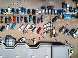 Jak słupki – blokady parkingowe wpływają na bezpieczeństwo i komfort mieszkańców osiedli