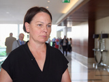 Dyplom już nie wystarcza – rośnie zastępowalność pracowników, maleją premie za edukację