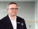 Niedobór kierowców paraliżuje transport. Firmy walczą o młodych technologią
