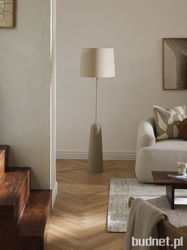 Lampa podłogowa z betonową podstawą Kaya, Westwing Collection