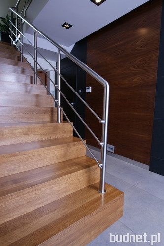 drewniane schody 
