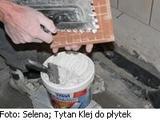 Odklejające się płytki ceramiczne