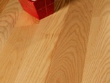 Dwulamelowa podłoga drewniana Jesion Rustic w salonach RuckZuck
